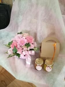 季節のジャムとお花のセット♡「花の店くぼた園」（鹿児島県日置市の花屋）のギャラリー写真